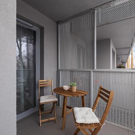 Prandoty Beautiful Apartment With Balcony Cracow By Renters Prestige Krakow Exterior photo